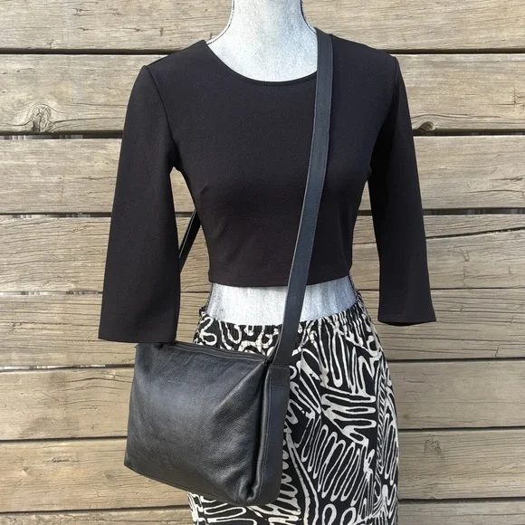 Classic Derek Alexander genuine leather crossbody bag - Picture 3 of 10